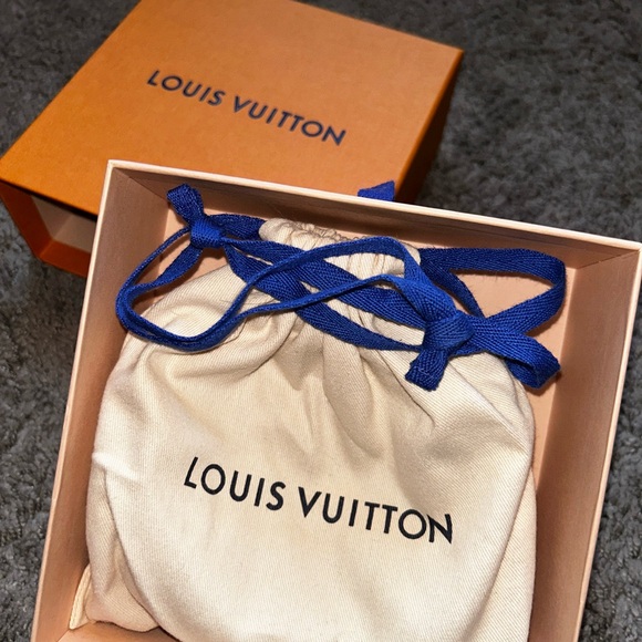 Black Louis Vuitton belt - Picture 3 of 5